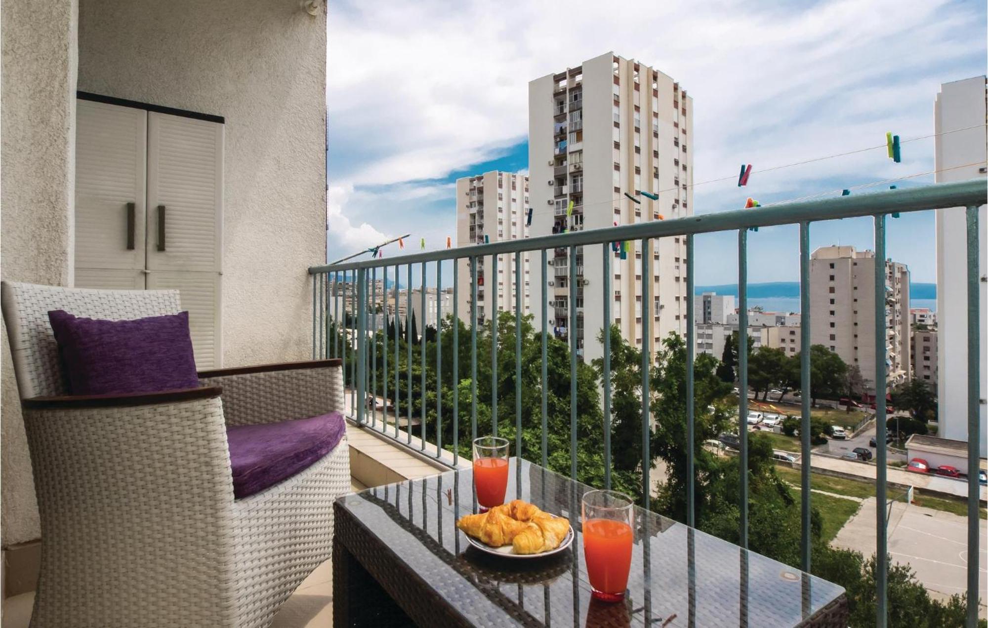 Cozy Apartment In Split With Kitchenette エクステリア 写真