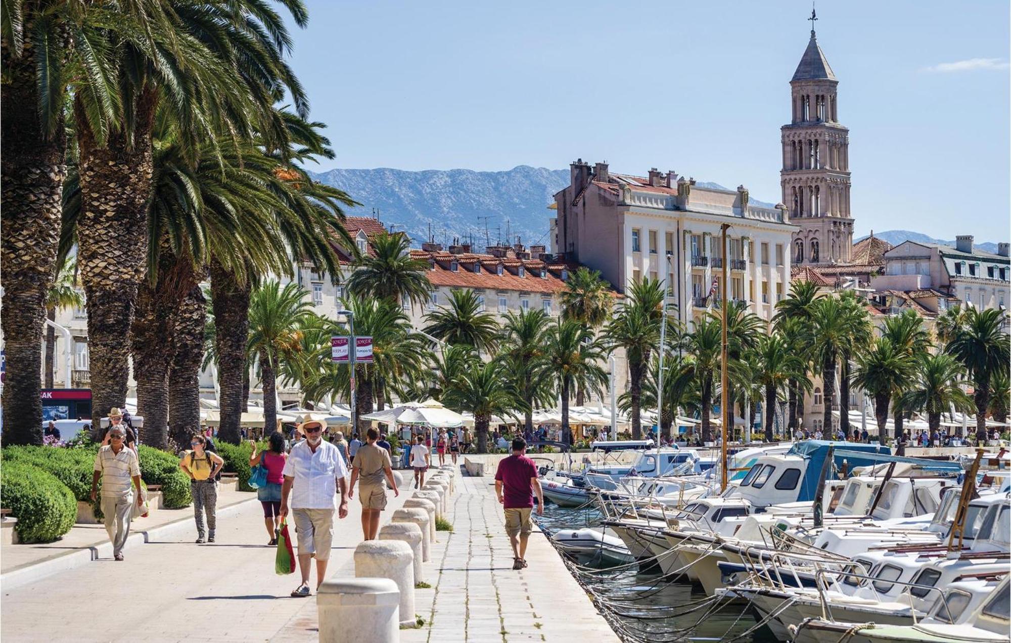 Cozy Apartment In Split With Kitchenette エクステリア 写真